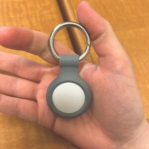 Apple AirTag with Keychain